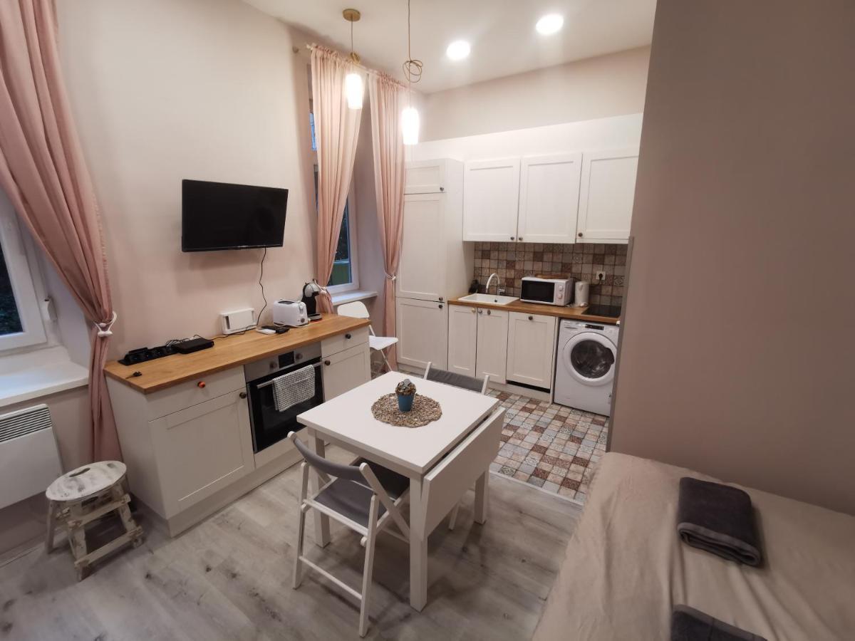 Goldcentral Apartments Akacfa Studios บูดาเปสต์ ภายนอก รูปภาพ