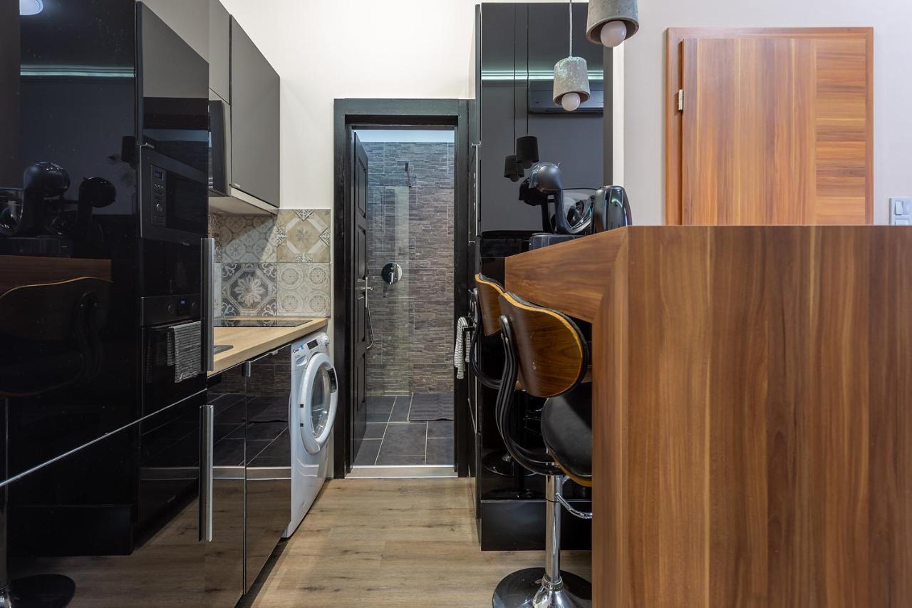 Goldcentral Apartments Akacfa Studios บูดาเปสต์ ภายนอก รูปภาพ