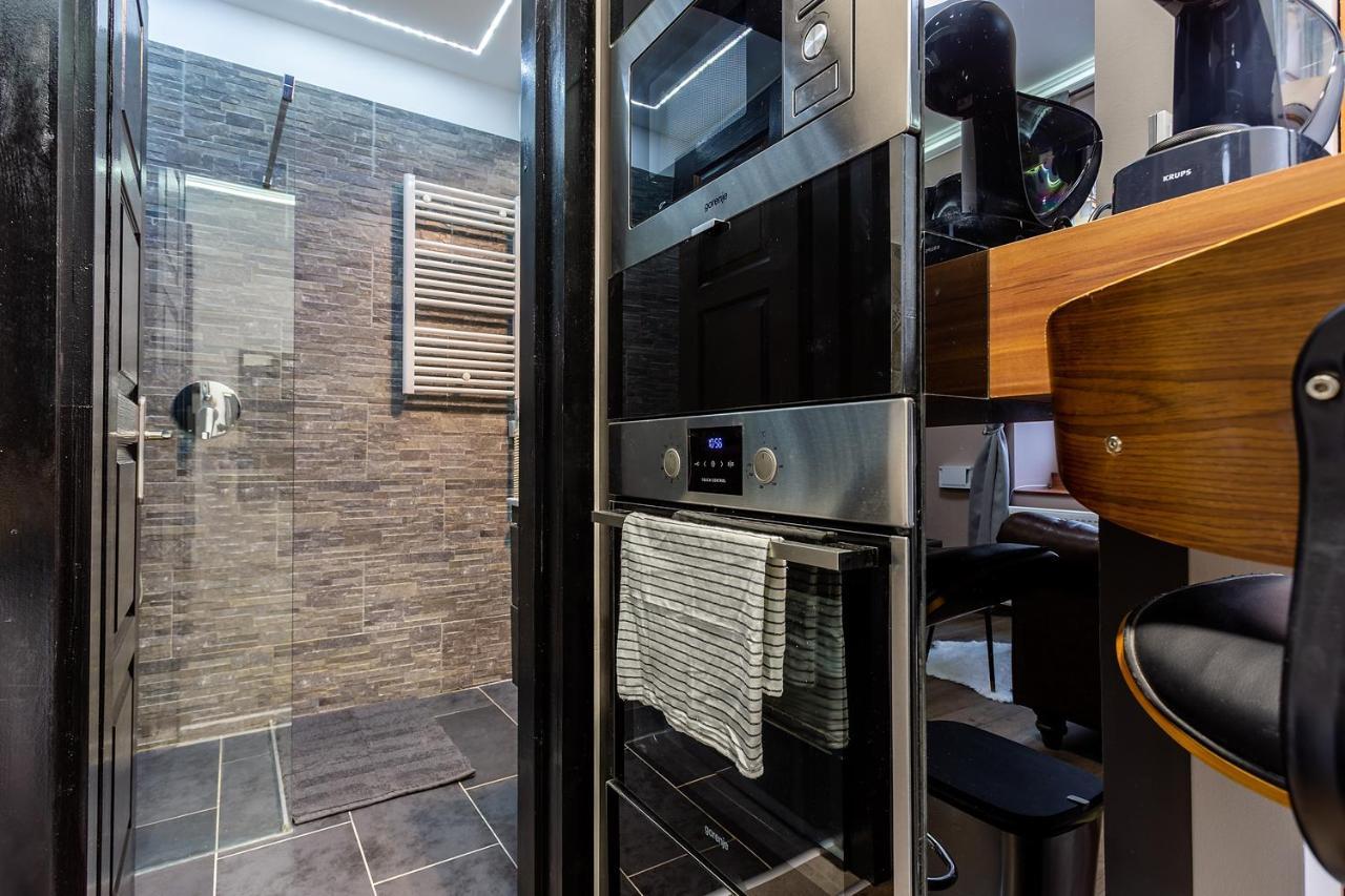 Goldcentral Apartments Akacfa Studios บูดาเปสต์ ภายนอก รูปภาพ